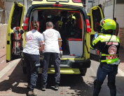 إصابة شاب اريتري بجراح حرجة جراء تعرضه للطعن في تل ابيب